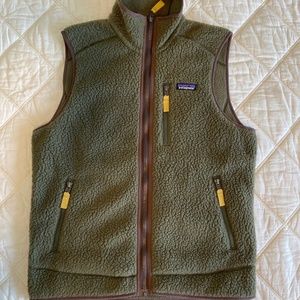 Patagonia Men's Medium Retro Pile Fleece Vest Basin Green Color